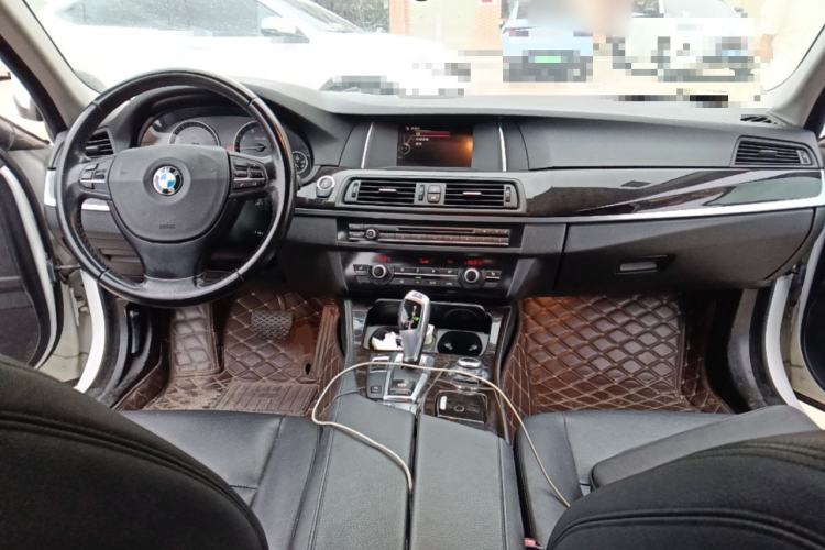 Used BMW 5 Series 2014 525Li Leading Model
