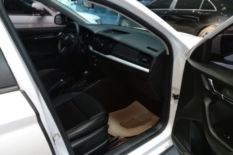 Used Skoda Kamiq 2021 1.5L Automatic Standard Edition Right Front Seat