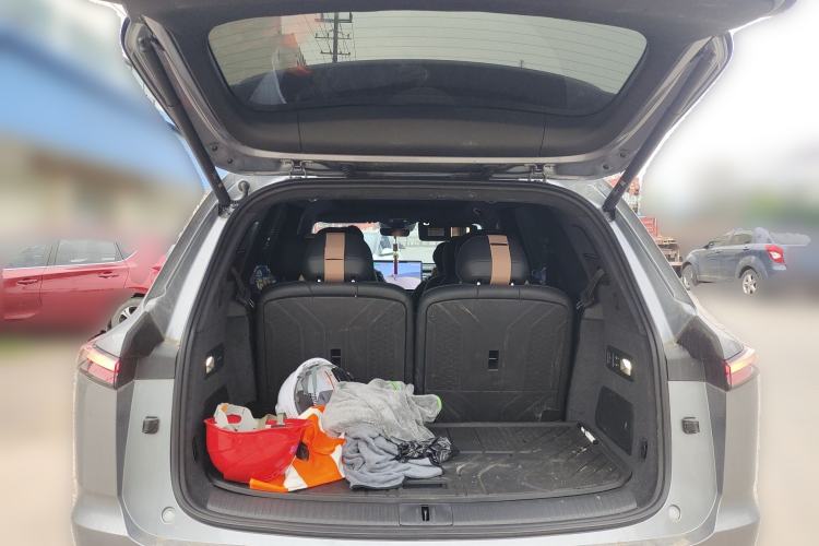 Used ONVO Luxeed L90 2025 Model—Max Six-Seater Version Trunk