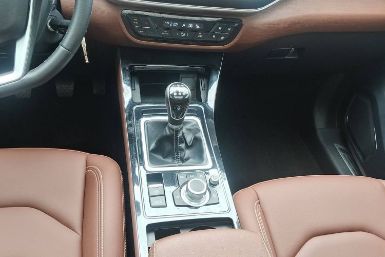 Used FAW Senya R9 2018 1.2T Manual Luxury Smart Edition