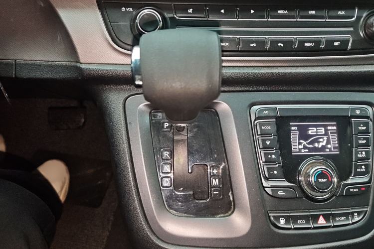 Used SAIC MAXUS G10 2018 PLUS 2.0T Automatic Elite Edition Gear Lever