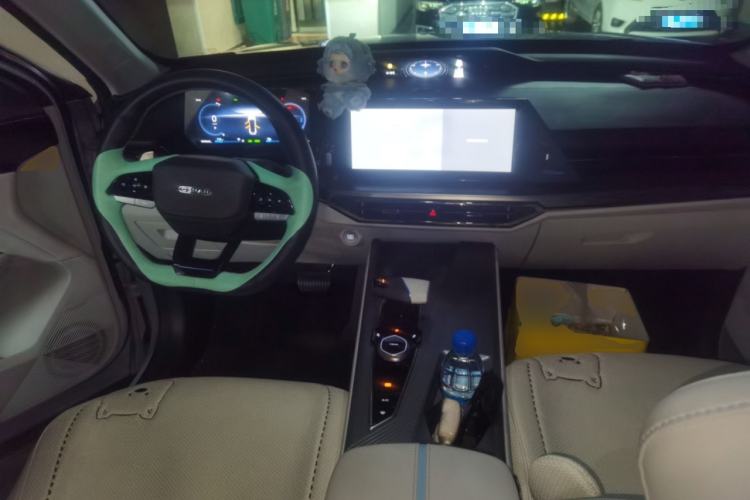 Used CHANGAN OSHAN Z6 New Energy 2022 Blue Whale iDD 150KM Flagship PLUS Center Console