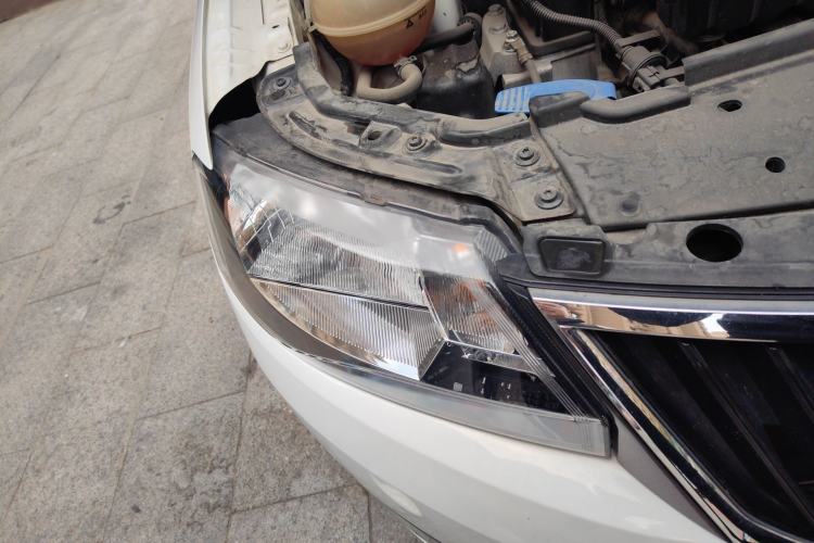 Used Skoda Rapid Spaceback 2014 1.6L Automatic Enjoyment Edition Right Front Headlight