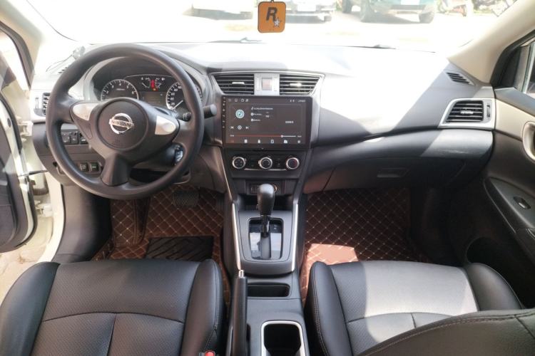 Used Nissan Sylphy 2021 Classic 1.6XE CVT Exclusive Edition Center Console