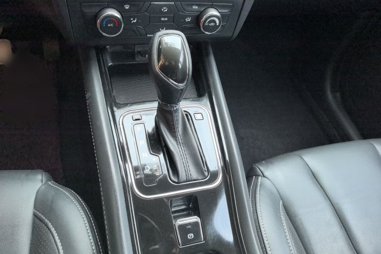 Used Dongfeng Fengon 580 2017 1.5T CVT Luxury Model Gear Lever