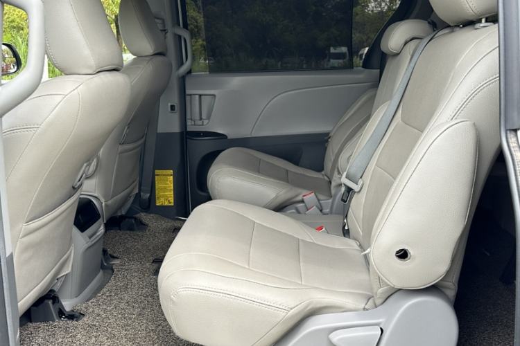 Used Toyota Sienna (Parallel Import) 2015 3.5L Two-Wheel Drive L
