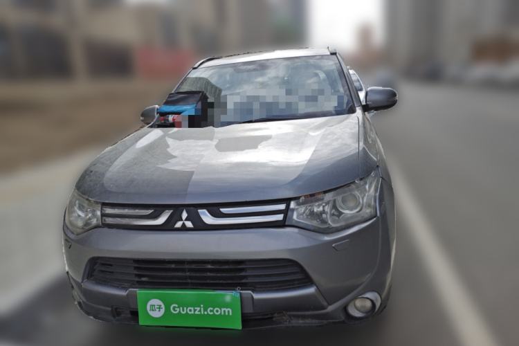 Used Mitsubishi Outlander 2013 2.4L 4x4 Luxury Navigation Edition 5 Seats Front