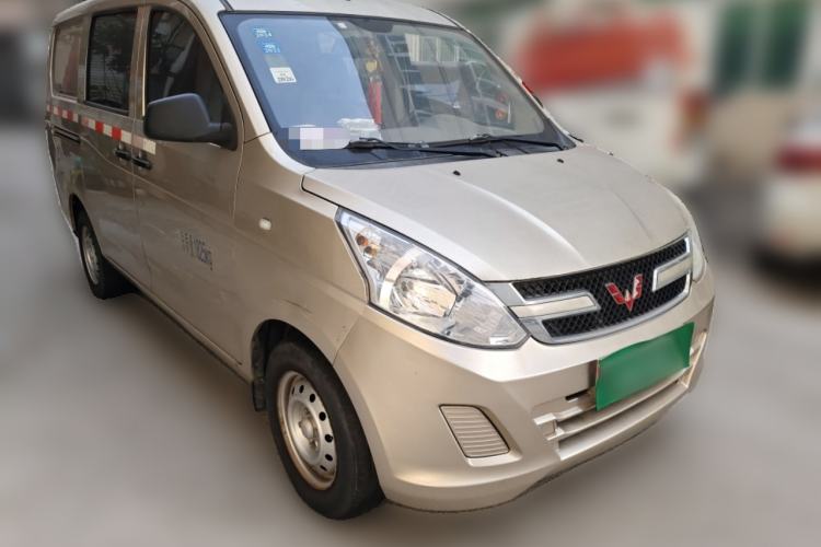 Used Wuling Rongguang V 2016 1.5L Practical Version Front Right 45 Deg
