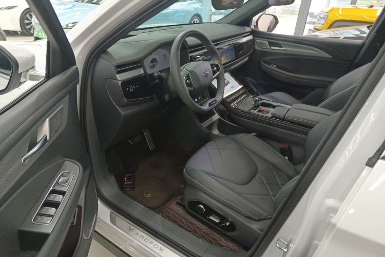 Used ARCFOX Alpha T6 2025 688MAX 175kW