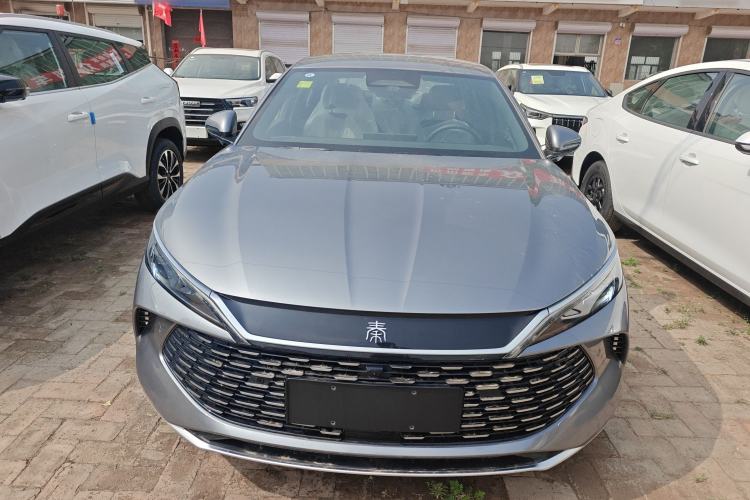 Used BYD Qin L 2025 DM-i Smart Drive 80KM Leading Model
