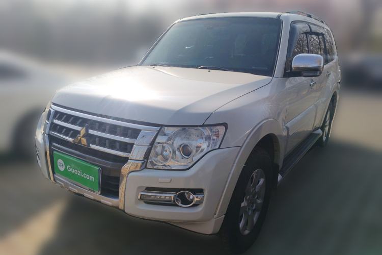 Used Mitsubishi Pajero 2015 3.0L Automatic Elite Plus Version China V Standard