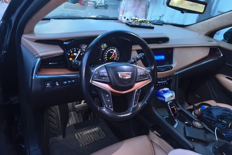 Used Cadillac XT5 2018 28E 4x4 Platinum Edition