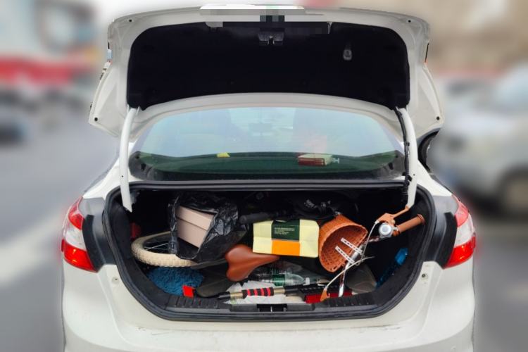 Used Ford Focus 2012 Sedan 1.6L Automatic Fashion Edition Trunk