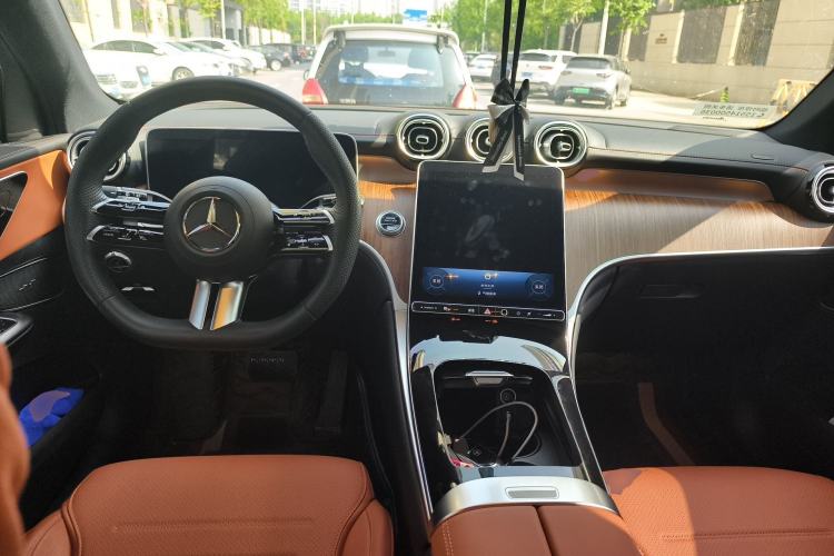 Used Mercedes-Benz GLC 2024 Refreshed GLC 300 L 4MATIC Dynamic Version 5 Seats