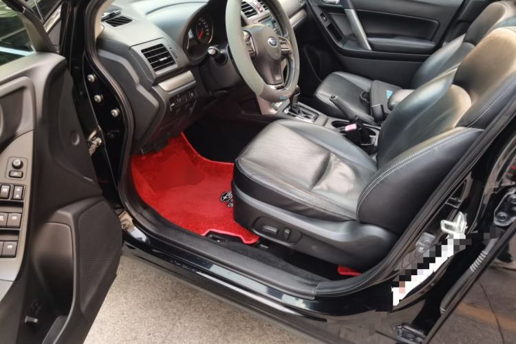 Used Subaru Forester 2013 2.5i Automatic Luxury Edition Interior 3