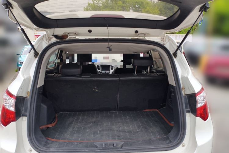 Used CHANGAN CS35 2015 1.6L Automatic Luxury Model China V Standard Trunk