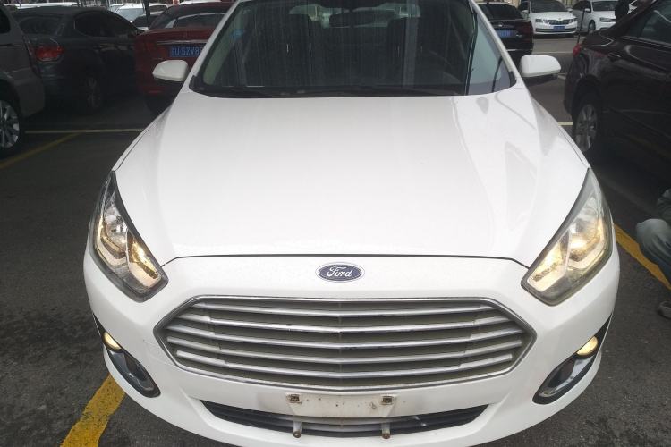 Used Ford Escort 2015 1.5L Manual Fashion Edition

