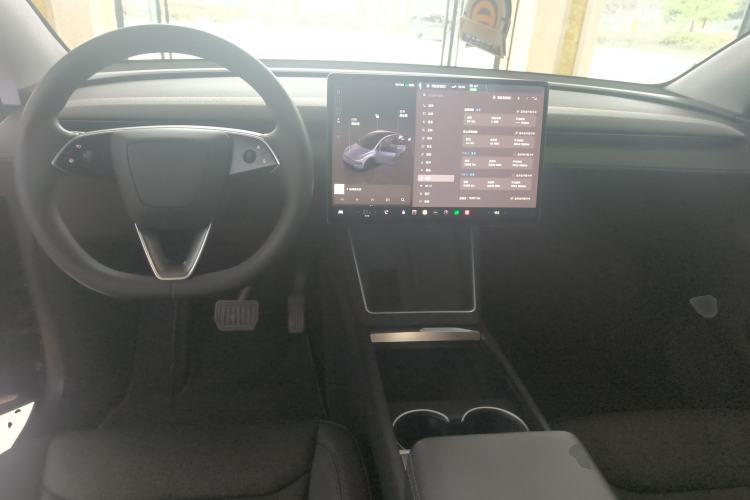 Used Tesla Model Y 2025 Rear-Wheel-Drive Version
