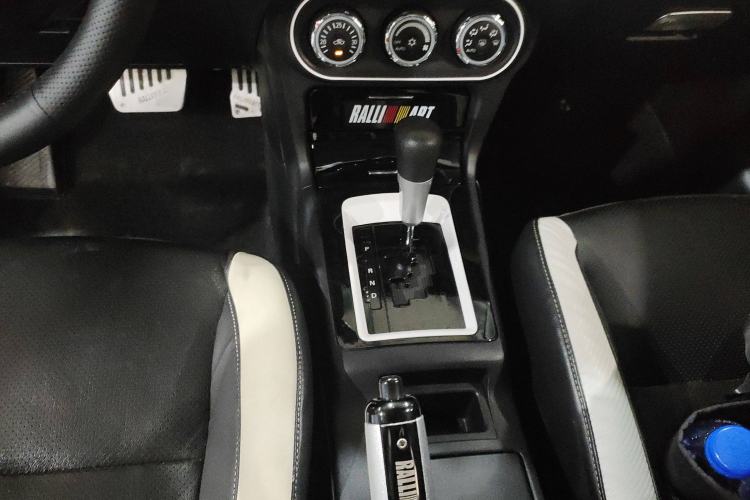 Used Mitsubishi Lancer EX 2016 1.8L CVT Black-and-White Retro Edition