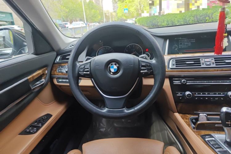 Used BMW 7 Series 2013 740Li Luxury Model Steering Wheel