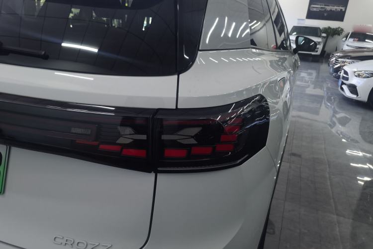 Used Volkswagen ID.6 CROZZ 2021 Long-Range PURE+ Edition Exterior 3