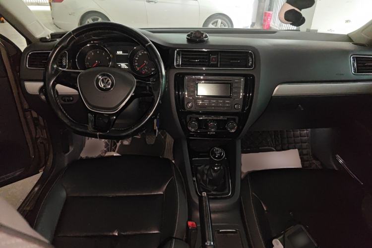 Used Volkswagen Sagitar 2015 230TSI Manual Comfort Version
