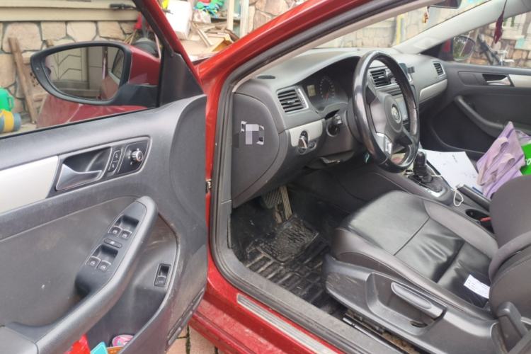 Used Volkswagen Sagitar 2014 Revised Version 1.6L Automatic Comfort Edition Driver Seat