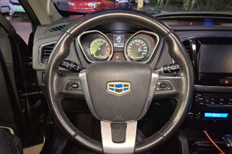 Used Geely Auto GX7 2015 Sports Edition 2.0L Automatic Luxury Upgrade Version China V Standard