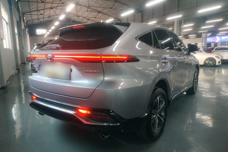 Used Toyota Venza 2023 2.0L CVT Two-Wheel Drive Luxury Edition Rear Right 45 Deg