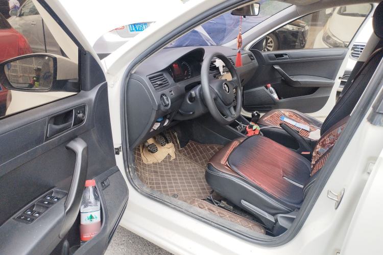 Used Volkswagen Santana 2019 1.5L Manual Fashion Edition China VI Standard Driver Seat