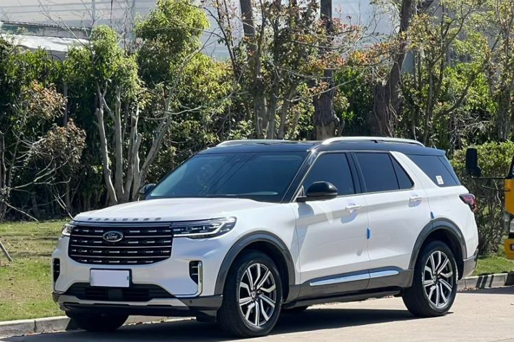 Used Ford Explorer 2023 EcoBoost 285 Four-Wheel Drive Titanium Edition 6 Seats