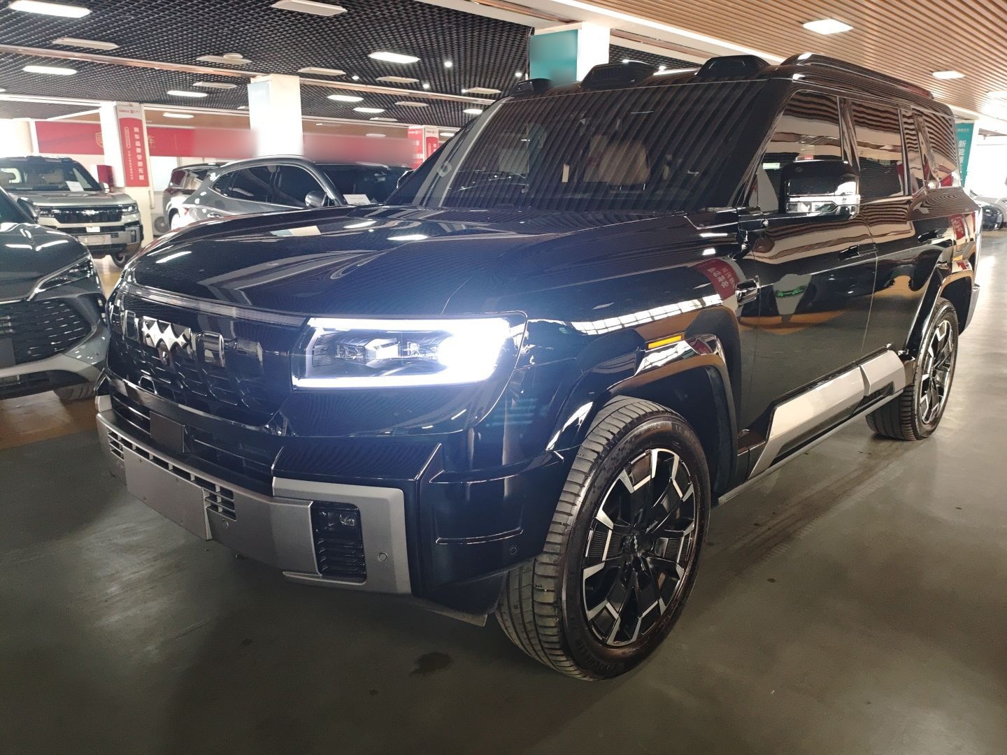 Под передней частью автомобиля