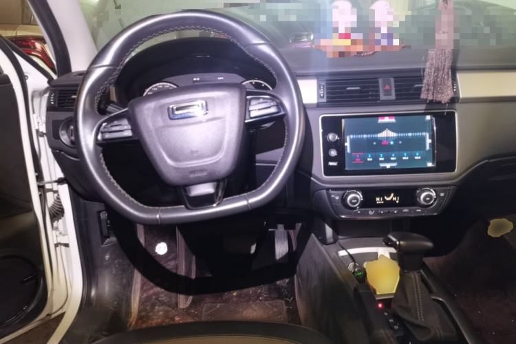 Used Qoros 3 2017 Urban SUV 1.6T Automatic Zhiyue Model
