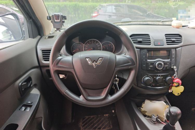 Used Wuling Hongguang 2015 1.2L S Base Model China V Standard Steering Wheel