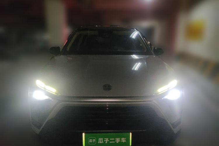 Used Nio ES8 2018 355 km Base Version 7-Seater Edition Front