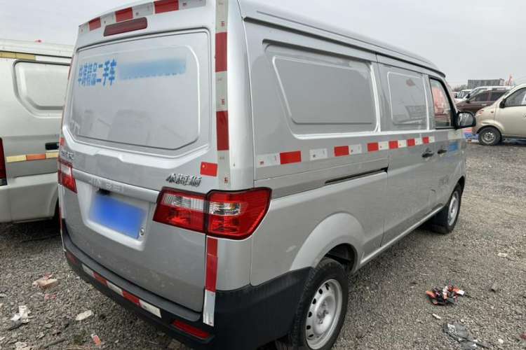 Used Jinbei Hiace X30 2023 1.5L Super-Enjoyment Van 2/5 Seats Non-Air-Conditioned Version SWC15M