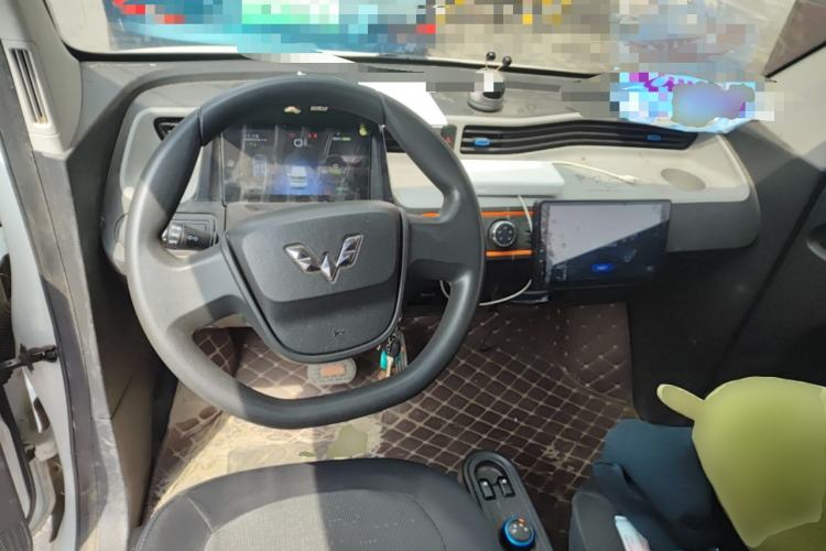 Used Wuling Hongguang MINIEV 2022 Zizai Version Lithium Iron Phosphate Center Console