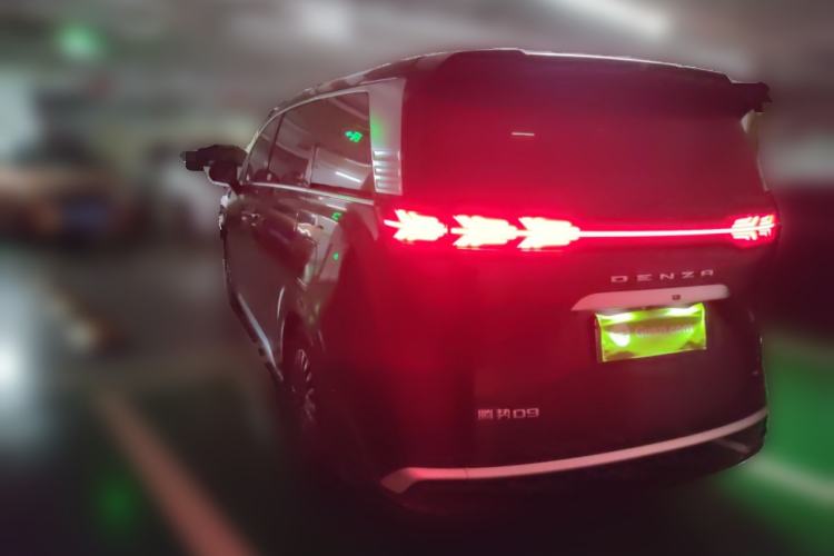 Used Denza D9 2024 DM-i 1050 Luxury Model