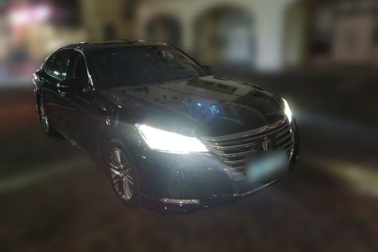 Used Toyota Crown 2015 2.0T Fashion Edition
