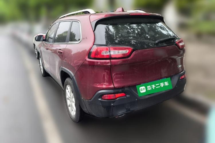 Used Jeep Cherokee 2016 2.0L Superior Edition
