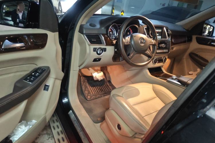 Used Mercedes-Benz M-Class 2014 ML 400 4MATIC Dynamic Model
