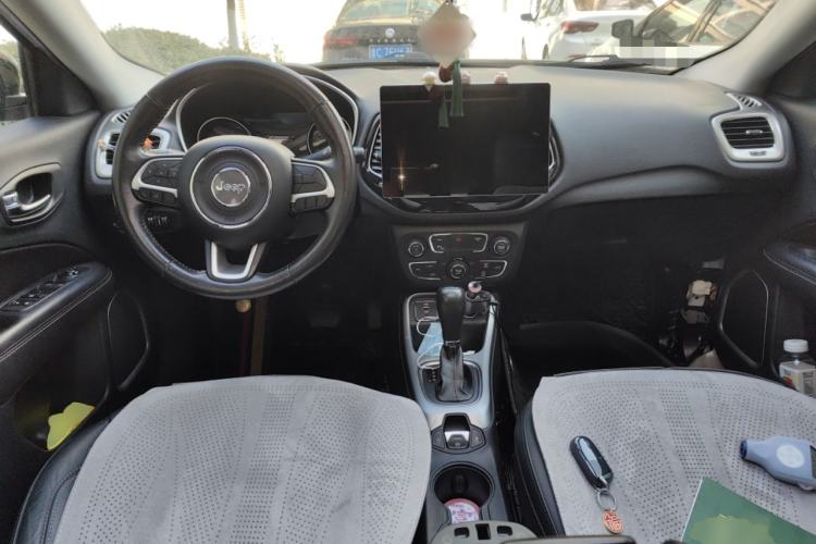 Used Jeep Compass 2017 200T Automatic Family Edition
