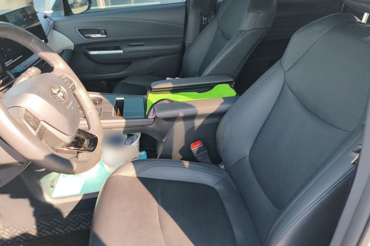 Used Toyota Granvia 2023 2.5L Hybrid Prestige VIP Edition Left Front Seat