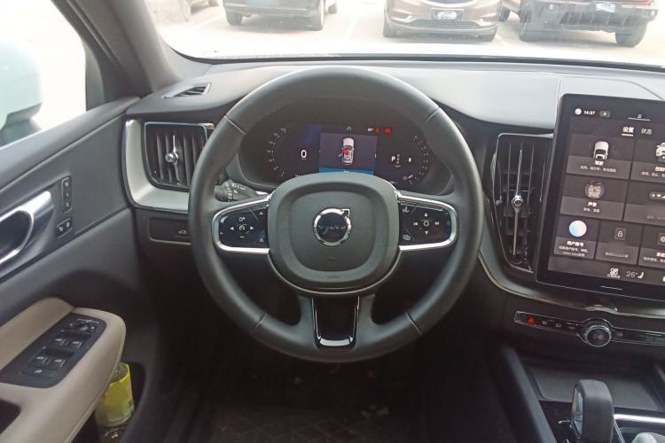 Used Volvo XC60 2026 B5 4x4 Smart Luxury Edition