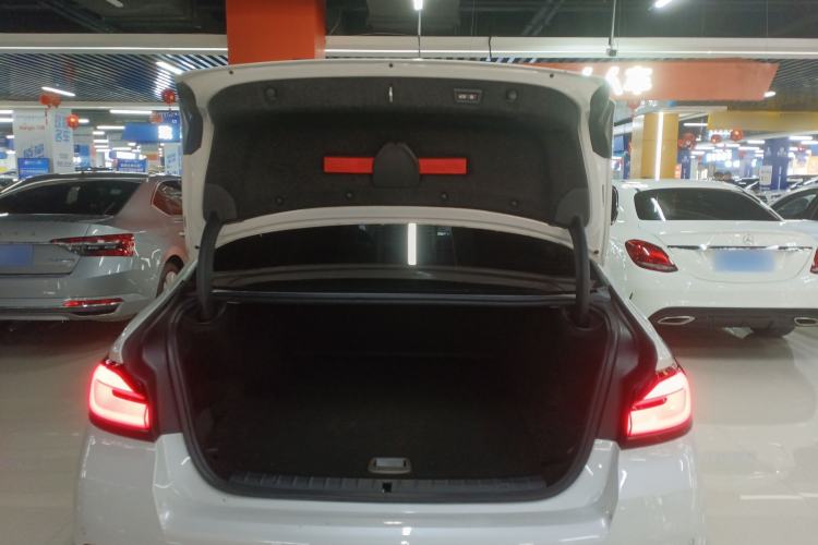 Used BMW 5 Series New Energy 2022 Second Facelift 535Le Pioneer Edition M Sport Package
