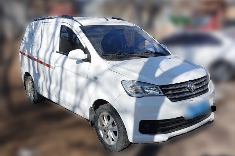 Used Dongfeng Fengon 330 2019 1.5L 330S Manual Luxury Van China VI Standard Front Right 45 Deg