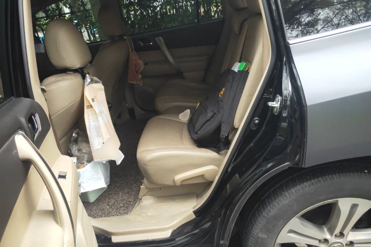 Used Toyota Highlander 2012 2.7L Two-Wheel Drive 7-Seater Luxury Edition
