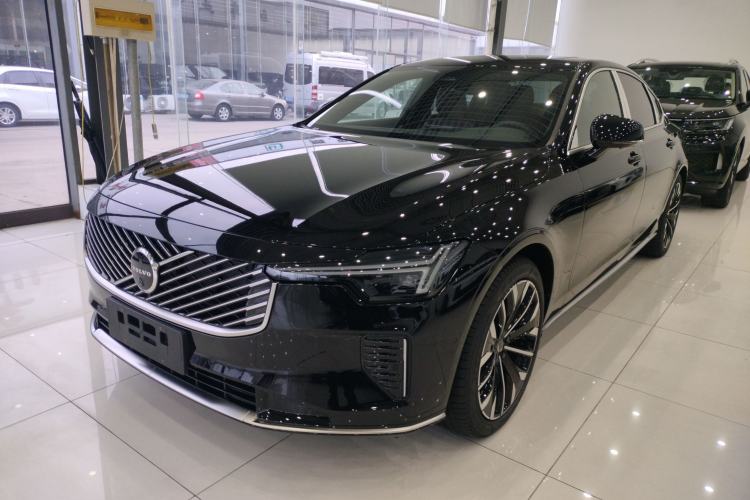 Used Volvo S90 2026 B5 Zhiyuan Luxury Edition