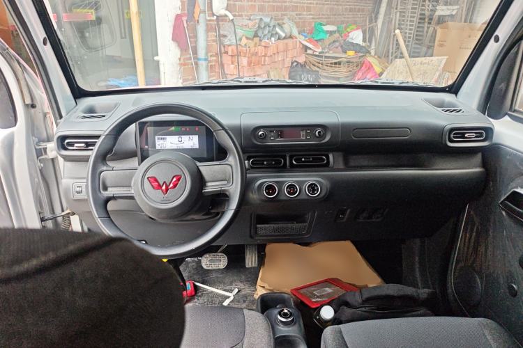 Used Wuling Zhiguang New Energy 2025 Comfort Model Center Console