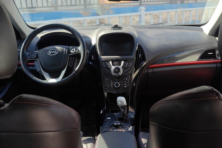 Used BYD Qin New Energy 2014 1.5T Flagship Model
